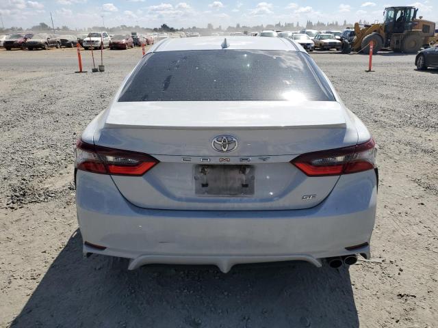 4T1T11AK2NU070563 - 2022 TOYOTA CAMRY SE თეთრი ფოტო 6