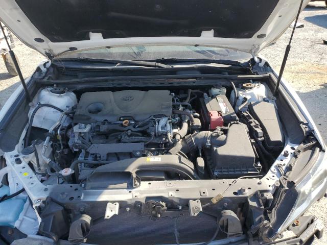 4T1B11HK6JU642195 - 2018 TOYOTA CAMRY L WHITE photo 11