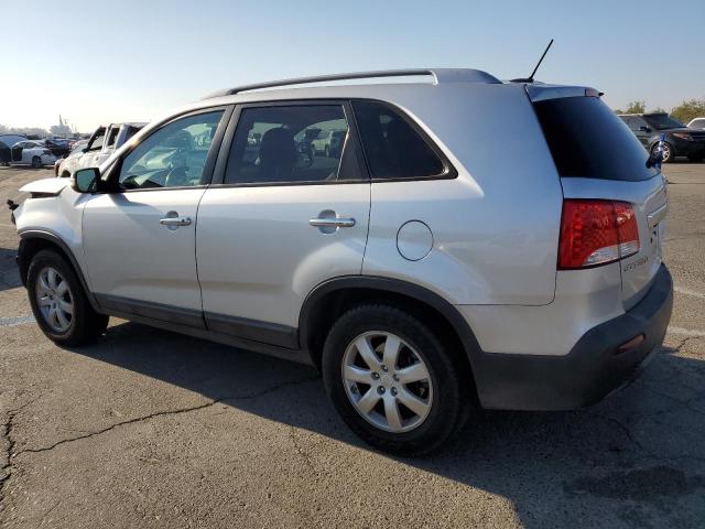 5XYKT4A15BG063851 - 2011 KIA SORENTO BASE SILVER photo 2