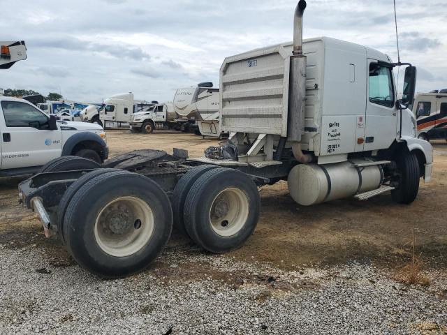 4V4NC9GH67N464277 - 2007 VOLVO VN VNL WHITE photo 4