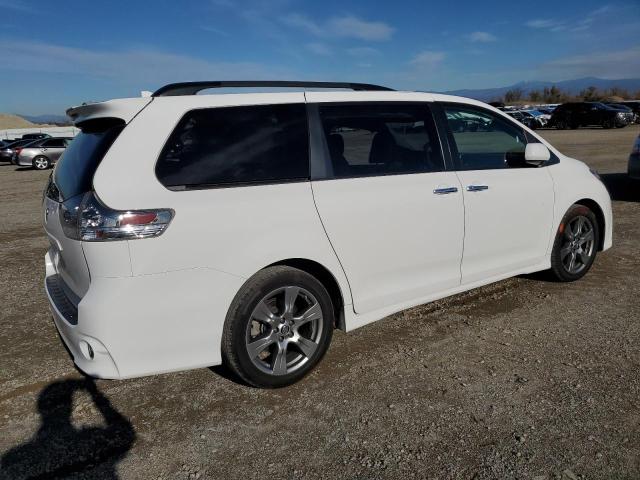 5TDXZ3DC2KS985721 - 2019 TOYOTA SIENNA SE WHITE photo 3