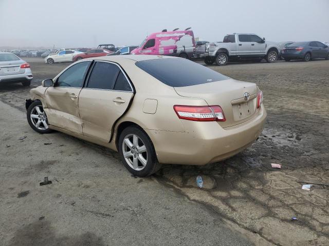 4T1BF3EK6BU717562 - 2011 TOYOTA CAMRY BASE GOLD photo 2