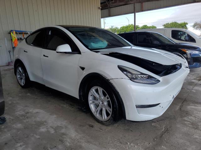 7SAYGDEE6NF442089 - 2022 TESLA MODEL Y Weiß Foto 4