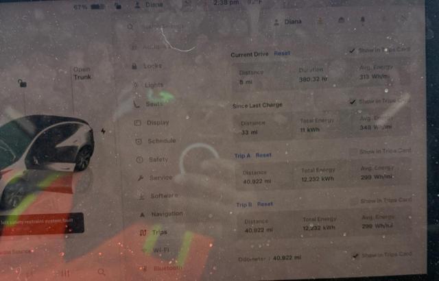 7SAYGDEE6NF442089 - 2022 TESLA MODEL Y Weiß Foto 9