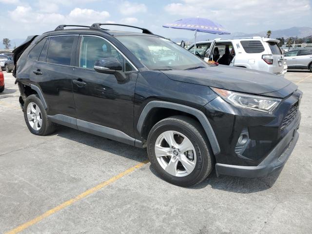 2T3W1RFV8LW079304 - 2020 TOYOTA RAV4 XLE 黑色 照片 4