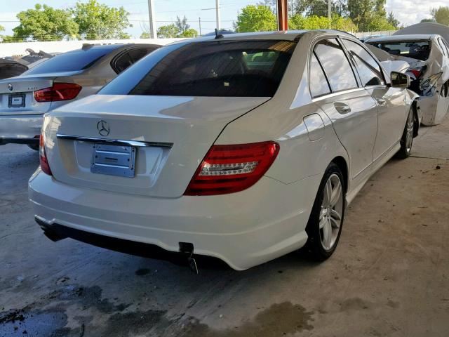 WDDGF4HB1EG252581 - 2014 MERCEDES-BENZ C 250 WHITE photo 4