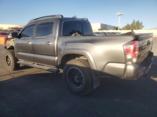 3TMGZ5AN2GM025243 - 2016 TOYOTA TACOMA DOUBLE CAB GRAY photo 2
