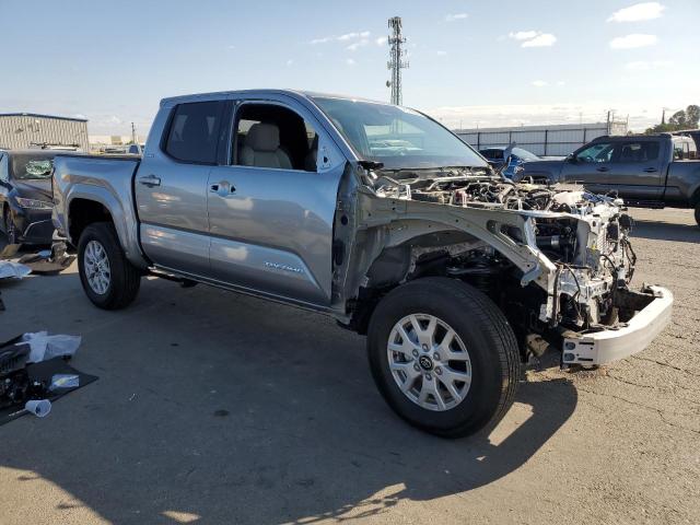 3TMLB5JN6SM167736 - 2025 TOYOTA TACOMA DOUBLE CAB 银色 照片 4