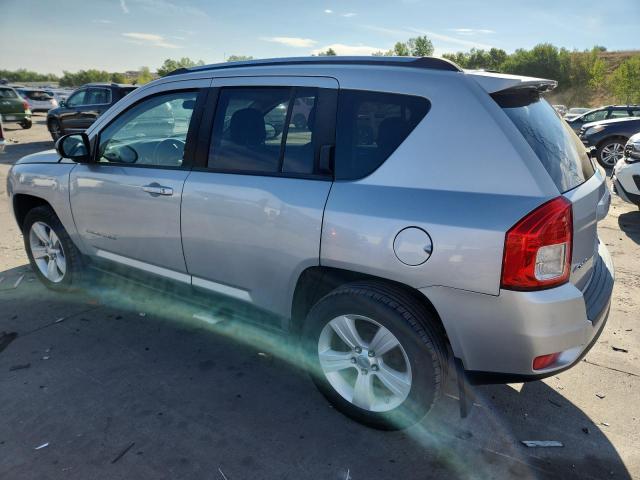 1J4NF1FB0BD145547 - 2011 JEEP COMPASS SPORT Серебристый фото 2