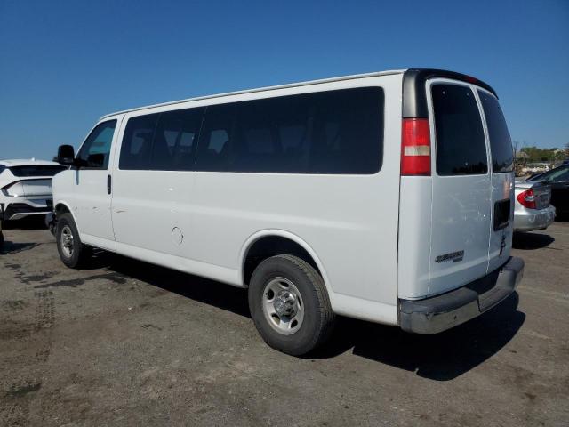 1GAHG39KX81226016 - 2008 CHEVROLET EXPRESS G3 BLACK photo 2