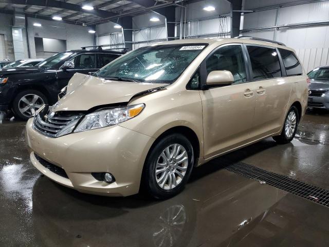 2014 TOYOTA SIENNA XLE, 