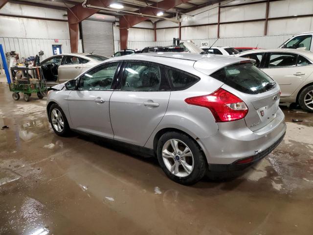 1FADP3K21EL318783 - 2014 FORD FOCUS SE SILVER photo 2