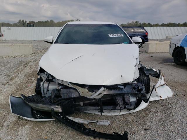 4T1BF1FK1GU609778 - 2016 TOYOTA CAMRY LE WHITE photo 5