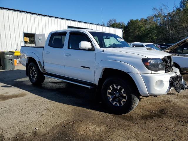 5TFJU4GN7BX007832 - 2011 TOYOTA TACOMA DOUBLE CAB PRERUNNER WHITE photo 4