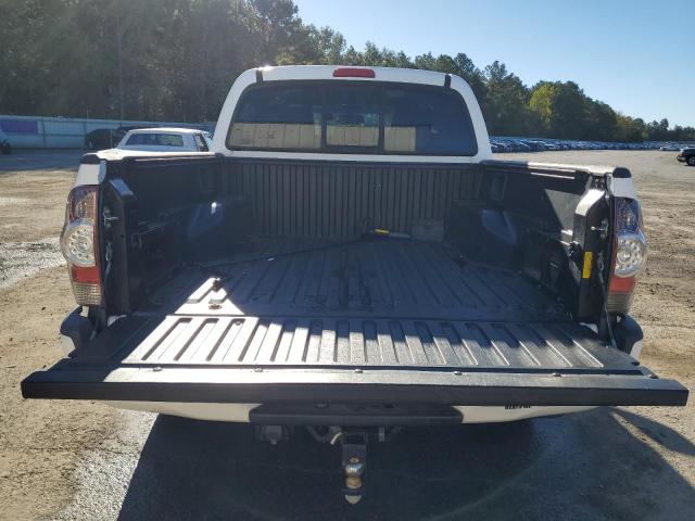 5TFJU4GN7BX007832 - 2011 TOYOTA TACOMA DOUBLE CAB PRERUNNER WHITE photo 6