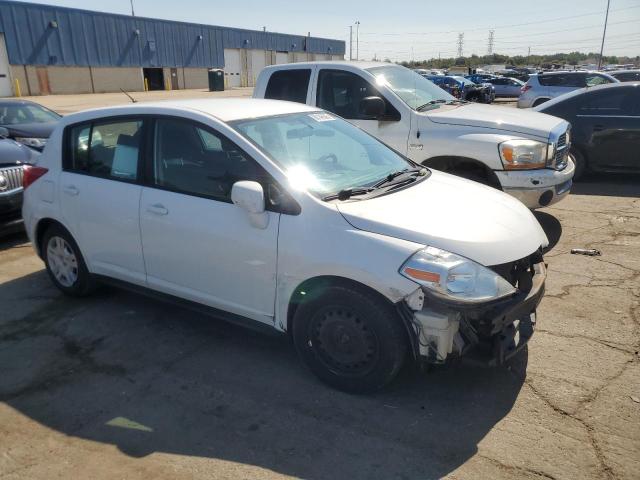 3N1BC1CP5CK812781 - 2012 NISSAN VERSA S WHITE photo 4