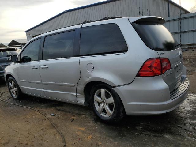 2V8HW34199R546048 - 2009 VOLKSWAGEN ROUTAN SE SILVER photo 2