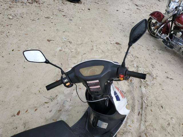 L5YACBPZ5K1108647 - 2019 TAIZ MOTORCYCLE WHITE photo 5