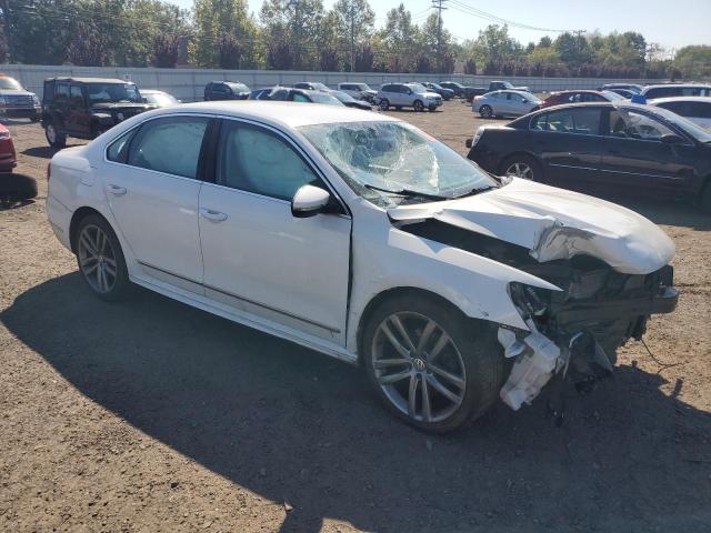 1VWAT7A33GC057957 - 2016 VOLKSWAGEN PASSAT S Weiß Foto 4