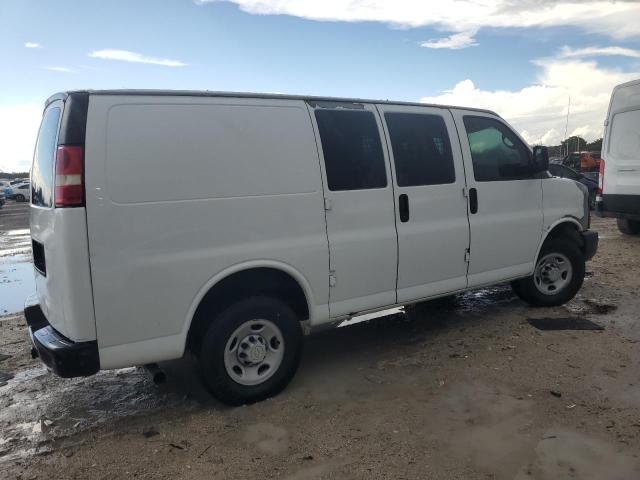 1GCGG25C581170577 - 2008 CHEV EXPRESS G2500 WHITE photo 3