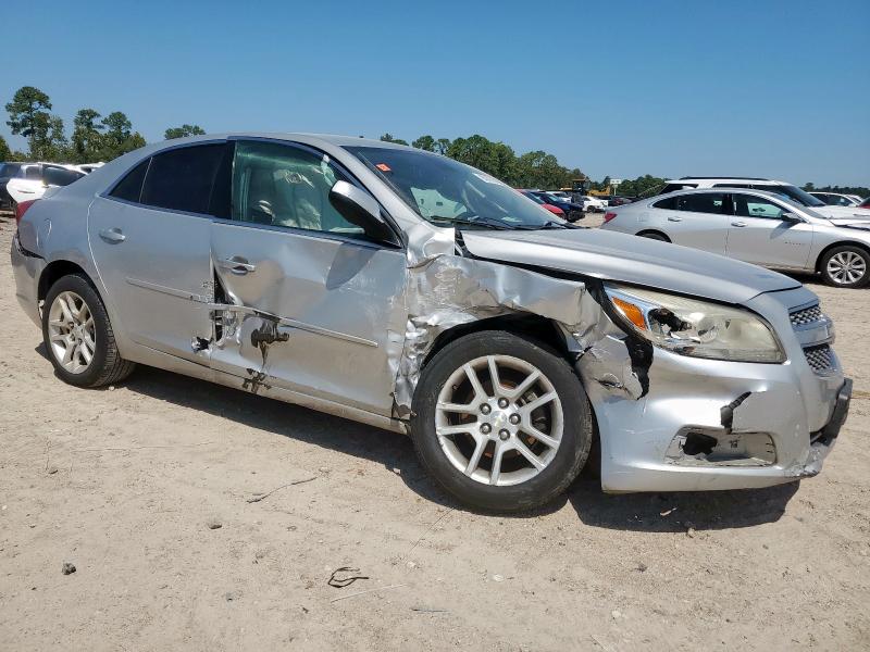 1G11D5SRXDF156821 - 2013 CHEVROLET MALIBU 1LT ვერცხლისფერი ფოტო 4