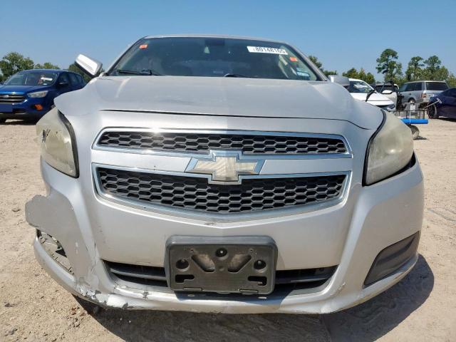 1G11D5SRXDF156821 - 2013 CHEVROLET MALIBU 1LT ვერცხლისფერი ფოტო 5