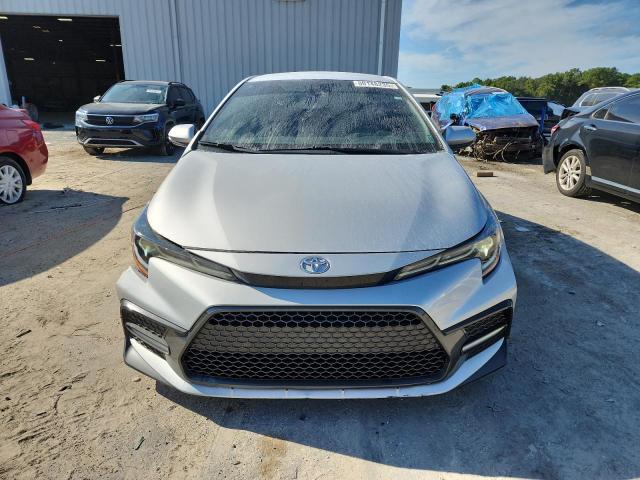 5YFS4MCE0MP090953 - 2021 TOYOTA COROLLA SE 银色 照片 5