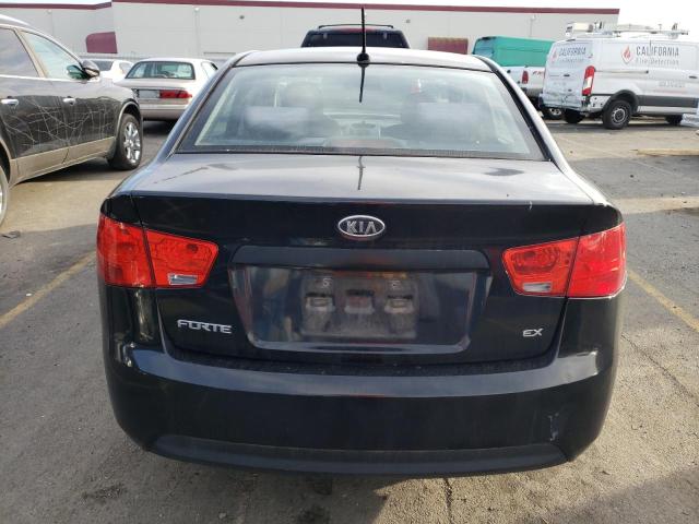 KNAFU4A22D5714059 - 2013 KIA FORTE EX BLACK photo 6