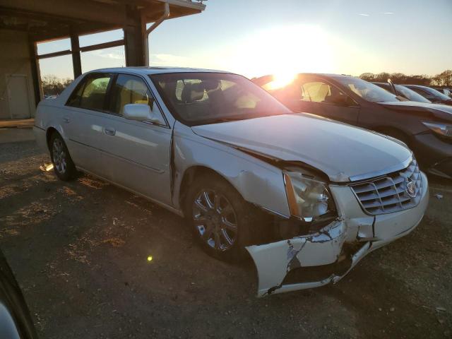 1G6KD57Y28U140998 - 2008 CADILLAC DTS WHITE photo 4