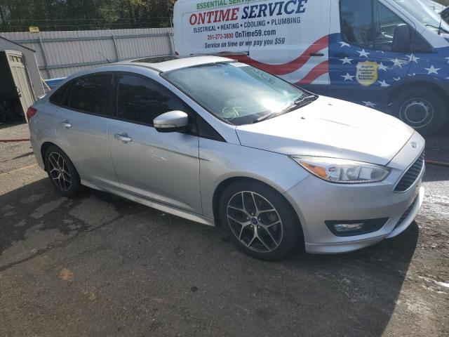 1FADP3F22GL208032 - 2016 FORD FOCUS SE SILVER photo 4