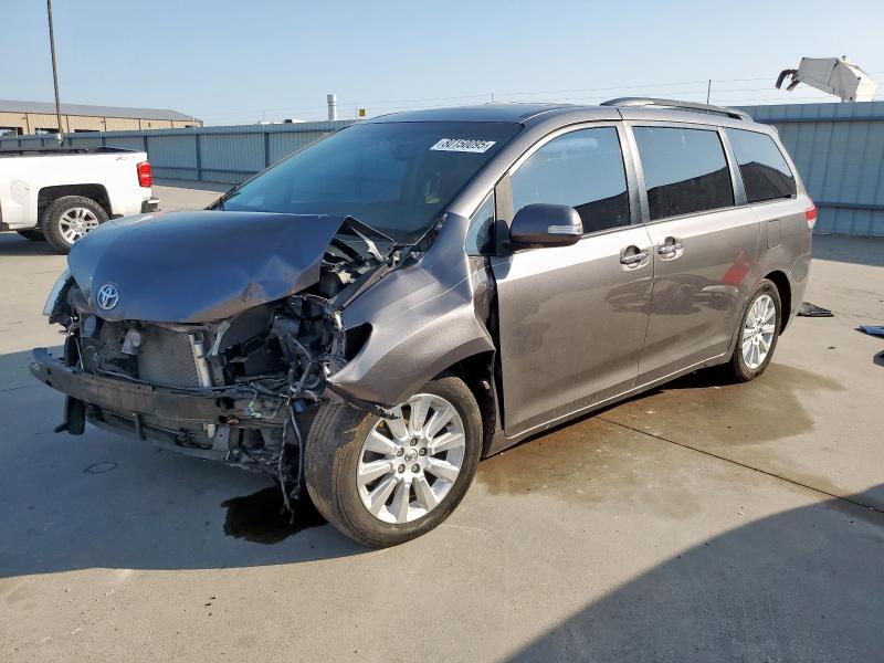 2014 TOYOTA SIENNA XLE, 