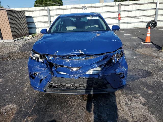 4T1G11AK3PU099381 - 2023 TOYOTA CAMRY SE NIGHT SHADE BLUE photo 5