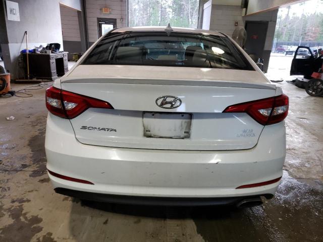 5NPE24AF9HH563198 - 2017 HYUNDAI SONATA SE WHITE photo 6