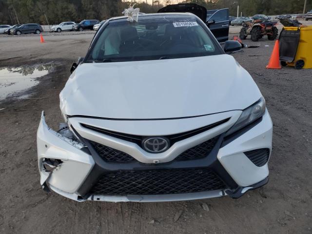 4T1B61HK0KU267326 - 2019 TOYOTA CAMRY XSE WHITE photo 5