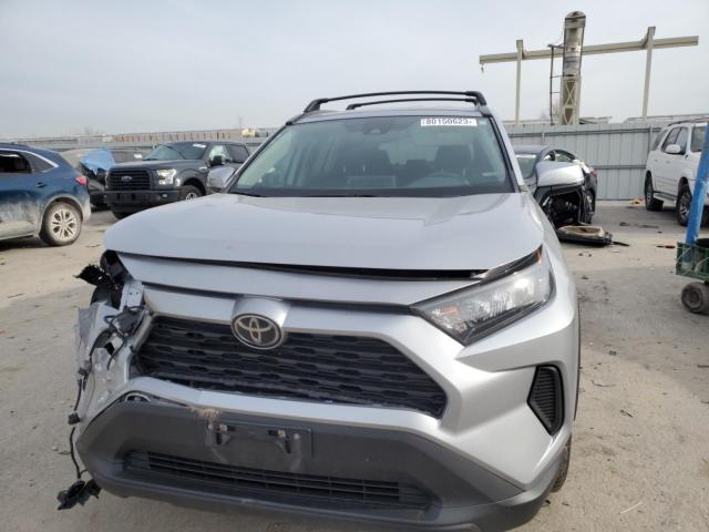 2T3G1RFV1MC224996 - 2021 TOYOTA RAV4 LE SILVER photo 5