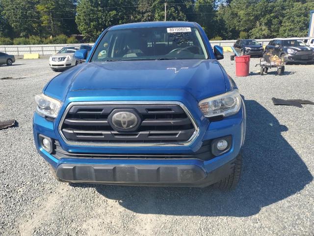 5TFAZ5CN0JX058391 - 2018 TOYOTA TACOMA DOUBLE CAB BLUE photo 5