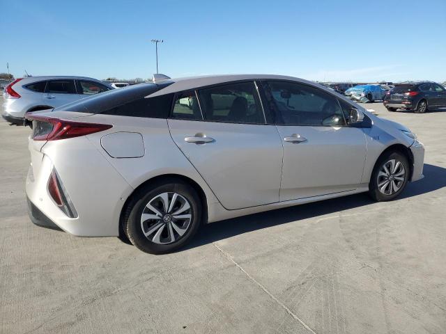 JTDKARFP0J3092497 - 2018 TOYOTA PRIUS PRIM SILVER photo 3