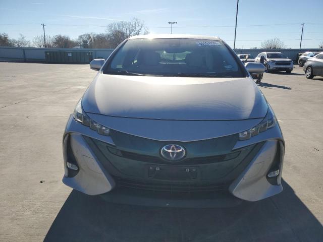 JTDKARFP0J3092497 - 2018 TOYOTA PRIUS PRIM SILVER photo 5