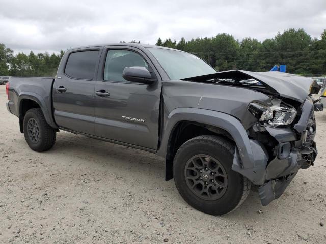 3TMCZ5AN4HM120564 - 2017 TOYOTA TACOMA DOUBLE CAB GRAY photo 4