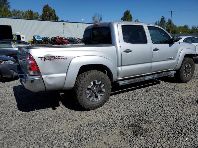 3TMLU4EN9DM124915 - 2013 TOYOTA TACOMA DOUBLE CAB Gümüş fotoğraf 3
