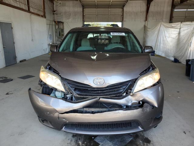 5TDKK3DC9CS199575 - 2012 TOYOTA SIENNA LE 灰色 照片 5