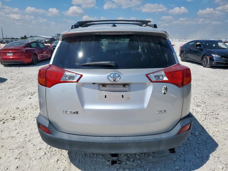2T3WFREVXFW180836 - 2015 TOYOTA RAV4 XLE SILVER photo 6