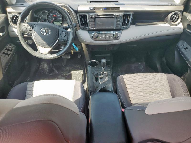 2T3WFREVXFW180836 - 2015 TOYOTA RAV4 XLE SILVER photo 8