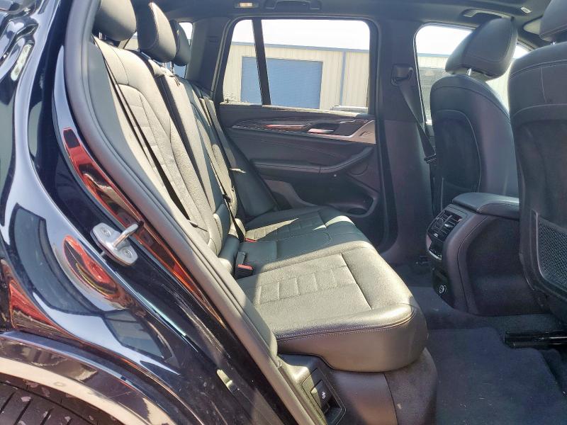 5UXTR9C56JLC75095 - 2018 BMW X3 XDRIVE30I BLACK photo 11