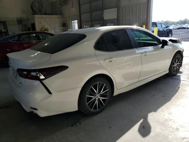 4T1G11AK9NU636378 - 2022 TOYOTA CAMRY SE WHITE photo 3
