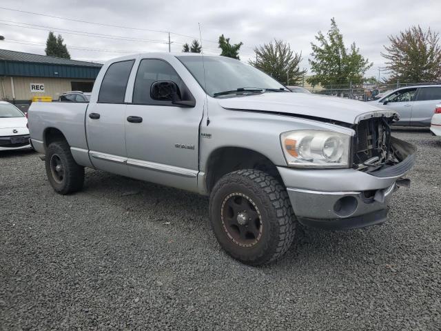 1D7HU18208S632313 - 2008 DODGE RAM 1500 ST Silber Foto 4