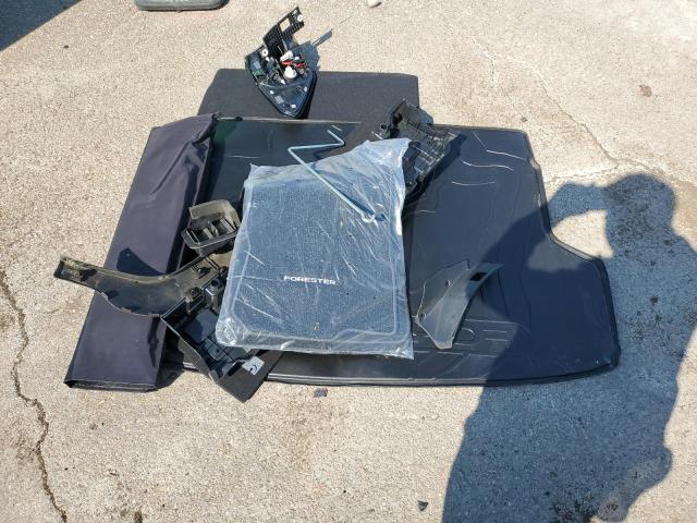 JF2SLDDC4SH483252 - 2025 SUBARU FORESTER PREMIUM Silber Foto 13