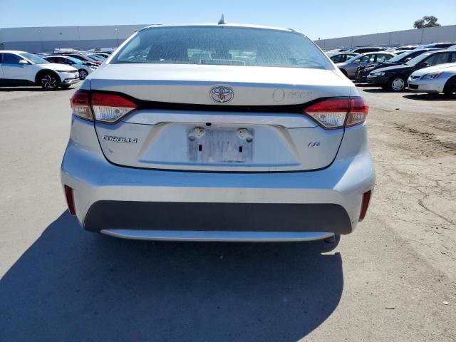 5YFEPMAE5NP273693 - 2022 TOYOTA COROLLA LE SILVER photo 6