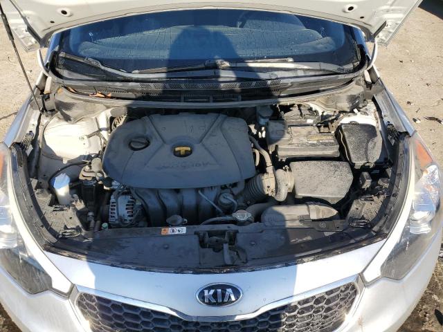 KNAFK4A62G5579825 - 2016 KIA FORTE LX SILVER photo 11