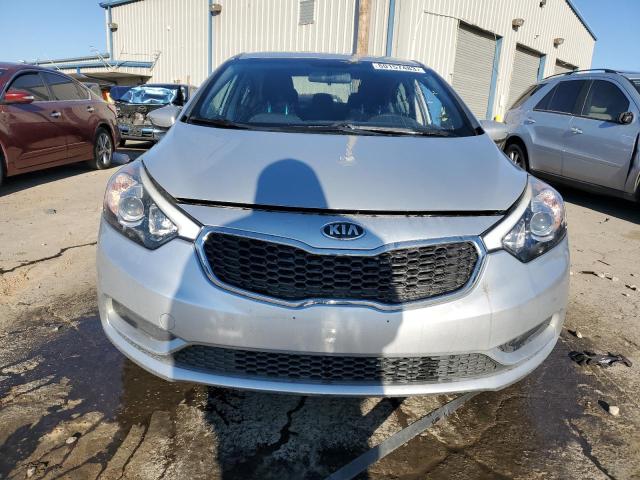 KNAFK4A62G5579825 - 2016 KIA FORTE LX SILVER photo 5